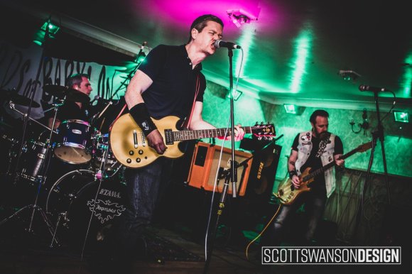 42367841_256203271750271_203662882410332160_o